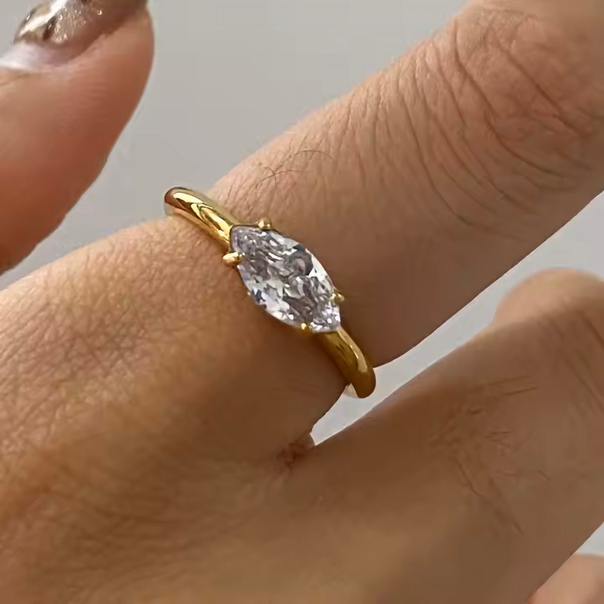 Ellie Ring